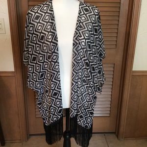 OP black and white kimono with black fringe Size S
